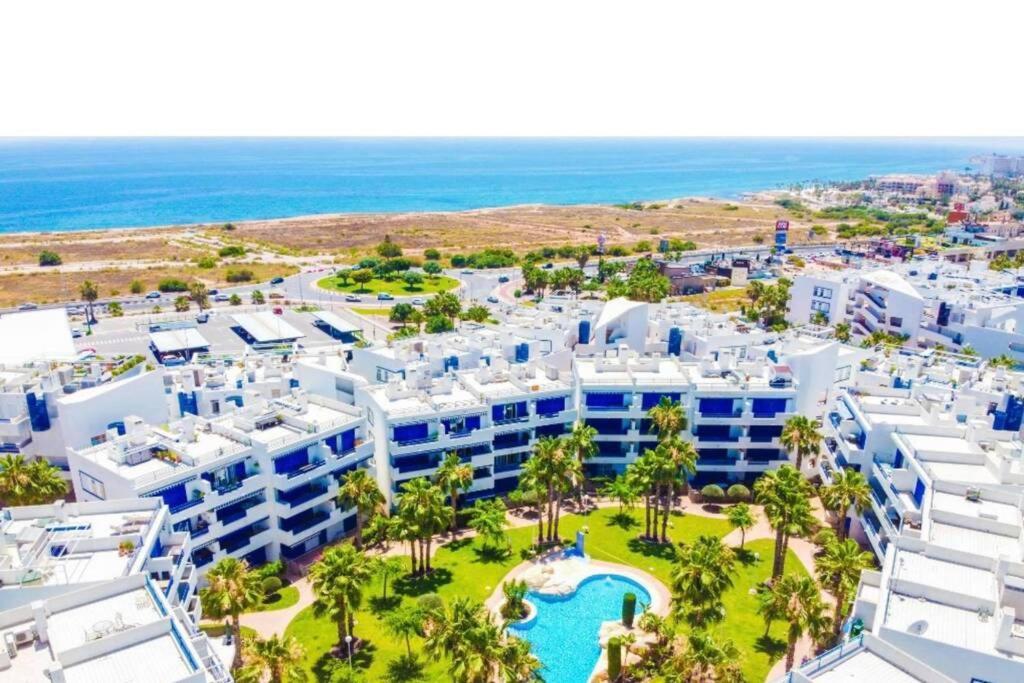 Coral House - La Calma - Playa Flamenca - Big Terrace & 4 Swimming Pools. Daire Dış mekan fotoğraf